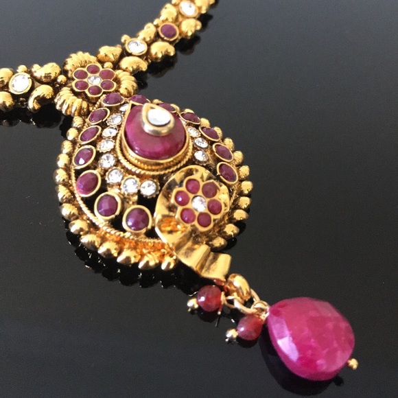 Jewelry Set - Picture 2 of 3